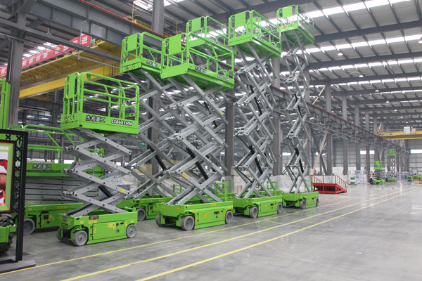 1 Man Electric Scaffold Lifts , Aerial Work Platform Scissor Lift Machine