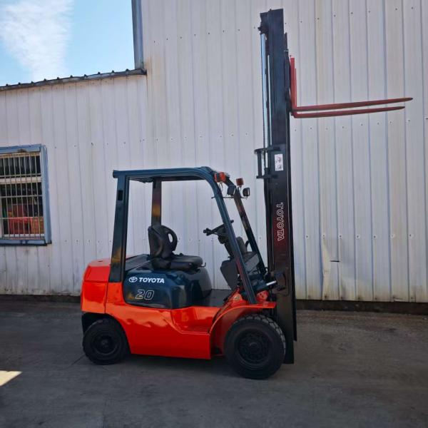 Used Diesel Forklift Japanese Toyota 20 2 Tons 3.5 Meters Forklift Used Toyota Lifting Machine