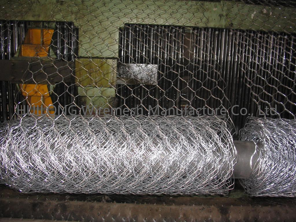 13mm Rabbit Cages Hexagonal Mesh Wire Galvanized For Breeding