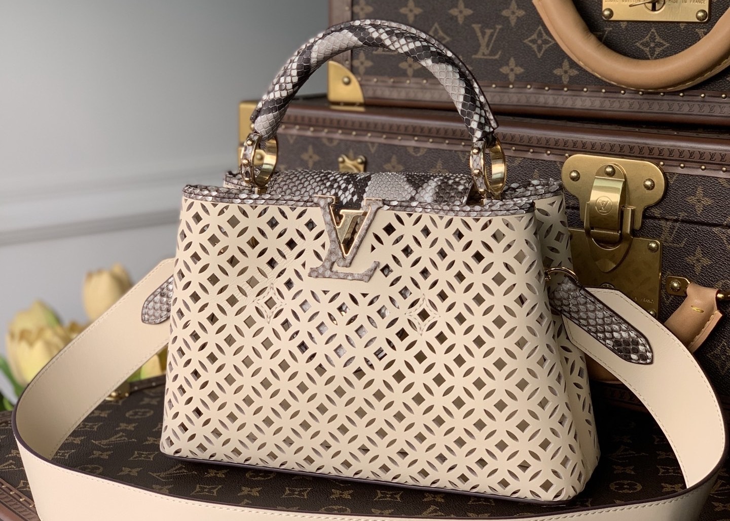Hollow Out Womens Luxury Handbag , Snakeskin Off White Crossbody Bag