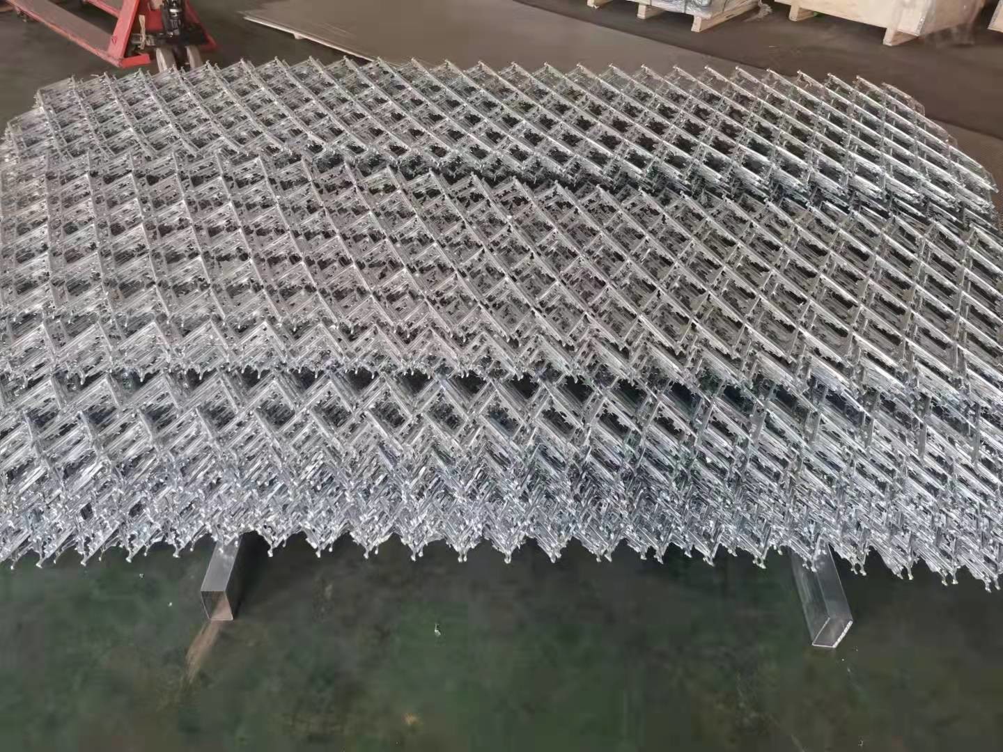 CBT 65 Razor Blade Wire Fence Hot Dipped Galvanized 0.5mm Thickness