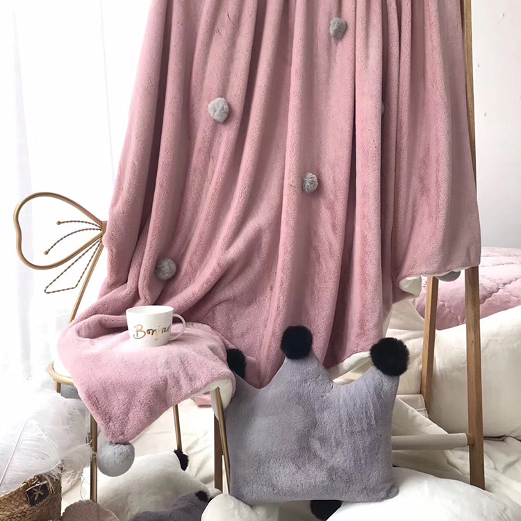 Warm PV Fleece Faux Fur Blanket , Luxury Faux Fur Throw Blanket With Ball Edge