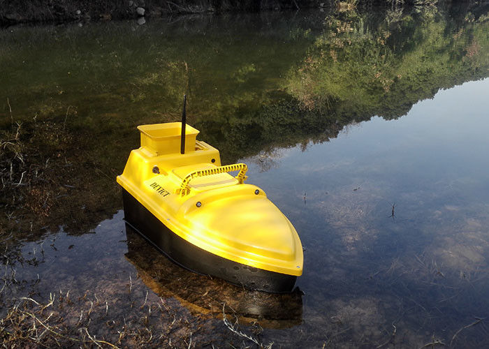 DEVC-103 Carp Fishing Bait Boats lithium battery , remote control fishing boat
