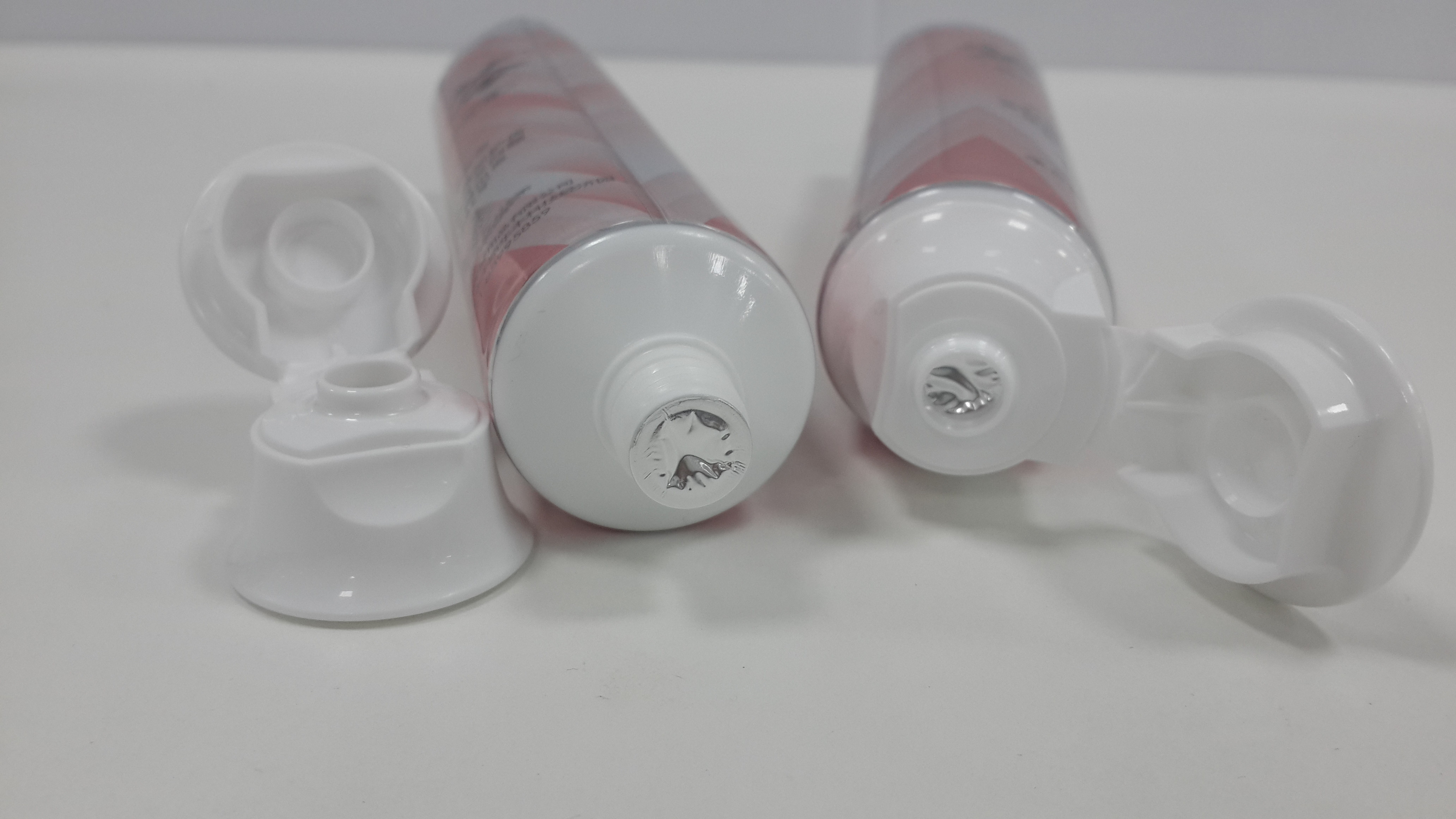 Coated Aluminium Laminated Toothpaste Tube With Flip On Doctor Cap 250/12