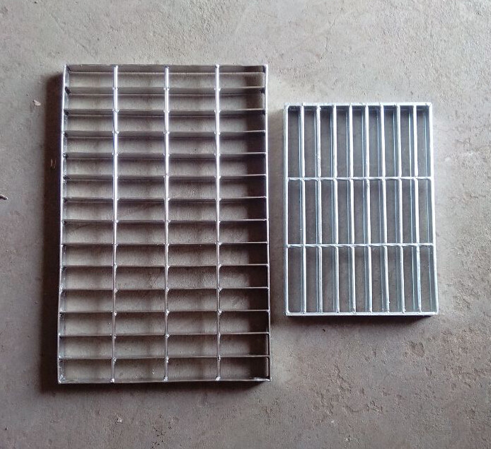 25x3 Hot Dipped Galvanized Platform Serrated Bar Grating