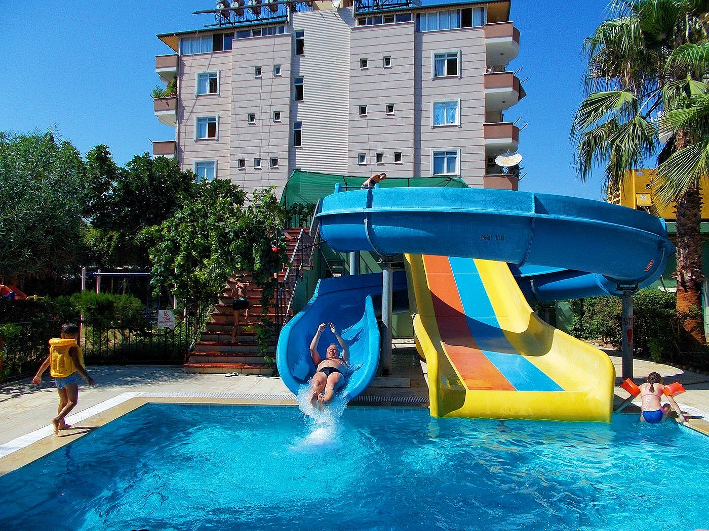 Aqua Park Swimming Pool Design Amusement Water Spiral Fiberglass Slide