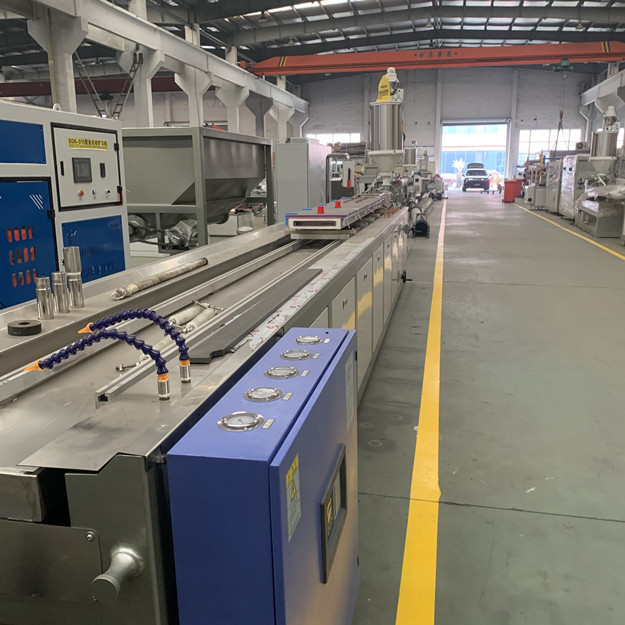 80kg/H 1200mm Wood Plastic WPC Board Production Line conical twin screw