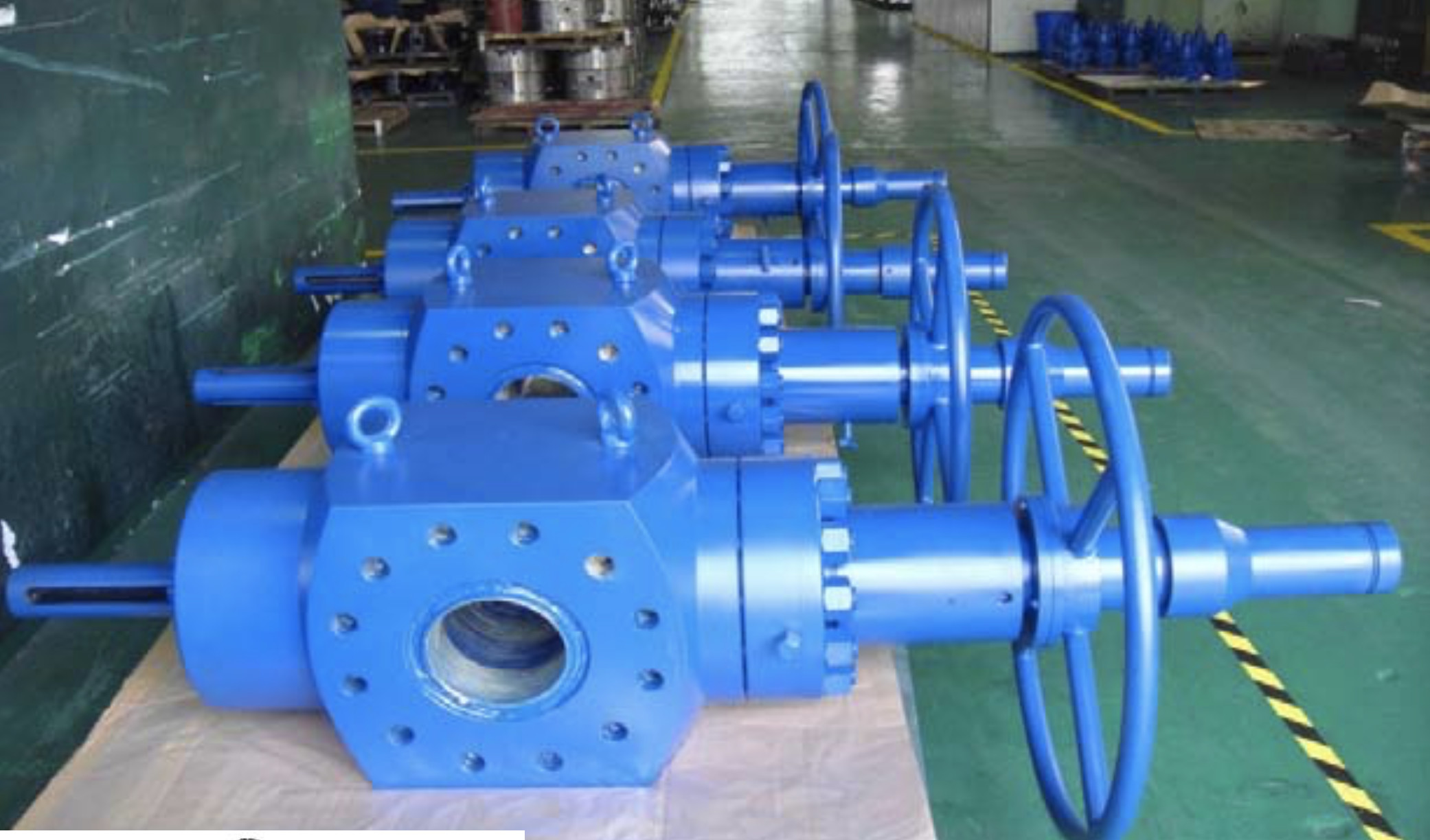 Manual Gate Wellhead Valves Ball Screw Operated Cameron FLSR Frac Type