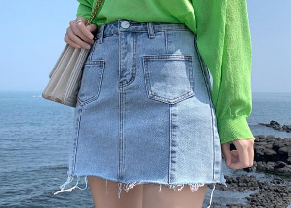 100% Cotton Ladies Denim Jeans Light Blue Wash With Patch Pocket And Raw Hem