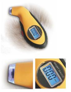 China digital tire gauge with flashlight wholesale