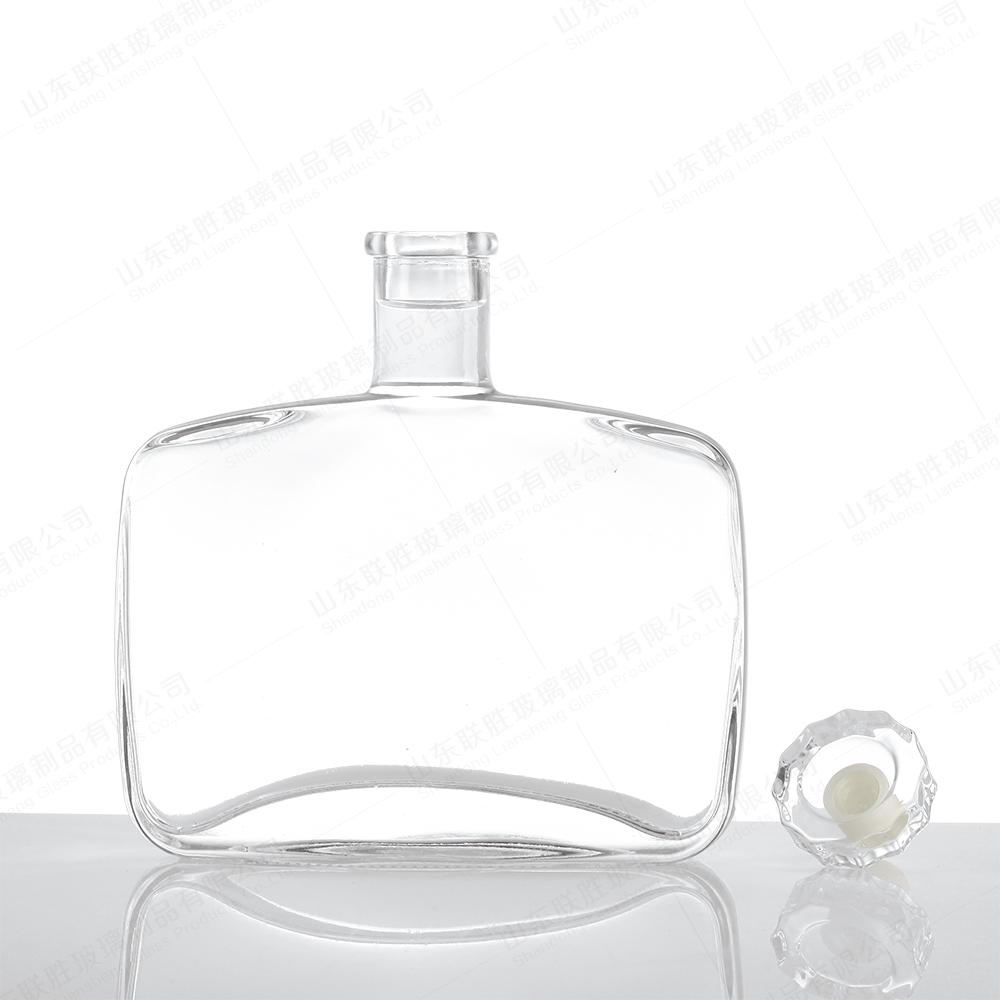 Glass Whiskey Vodka Bourbon Brandy Bottle With Big Capacity And Flat Arch Bridge