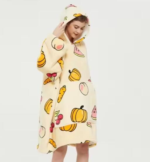 Ultra Plush Women Oversized Hooded Blankets OEM / ODM Available