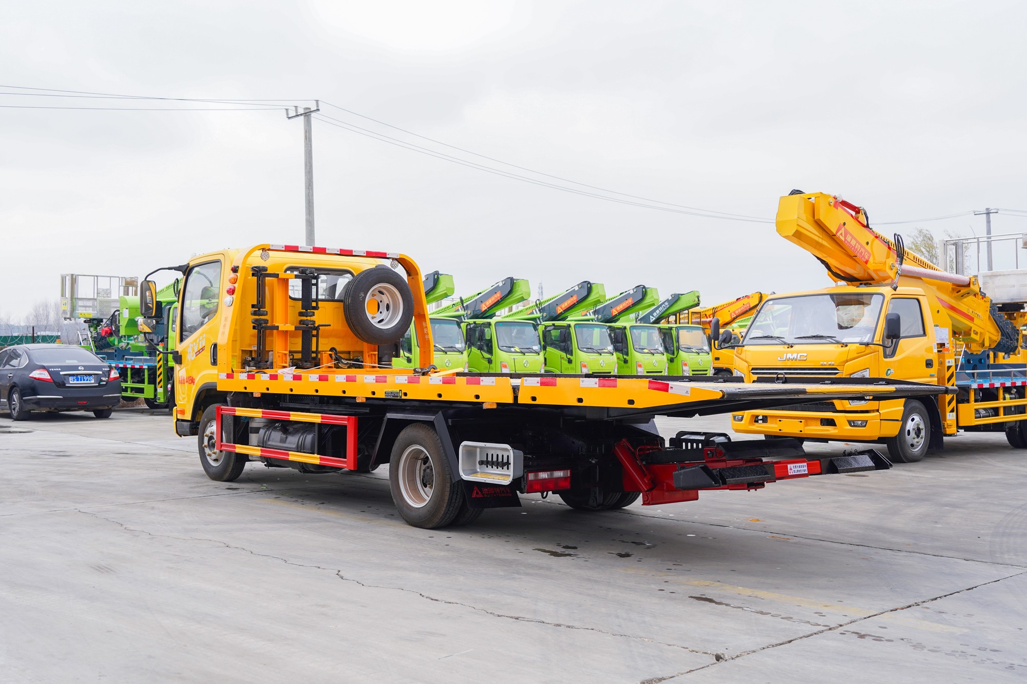 FAW 140 Horsepower 4X2 Wrecker Truck Maximum Loading Weight 5 Ton 5995*2400*2300mm Fast 8 Gear Wrecker Truck for Towing
