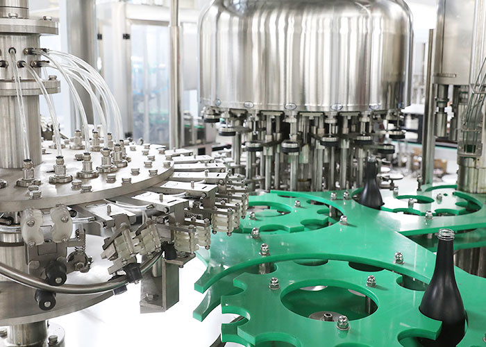 6000BPH Rotary Feeding Beer Filling Machine , Carbonated Beverage Filler