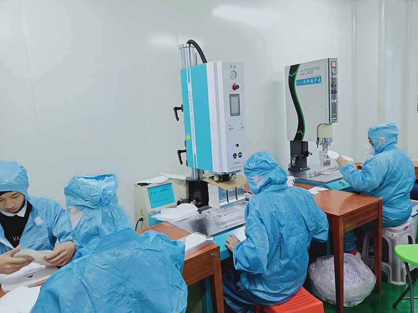 3 Layer Disposable Earloop Face Mask For Dust / Germ / Virus Prevention