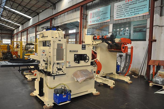 NC servo feeder