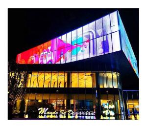 China IP65 Waterproof Led Curtain Screen Display 240V Light Weight wholesale