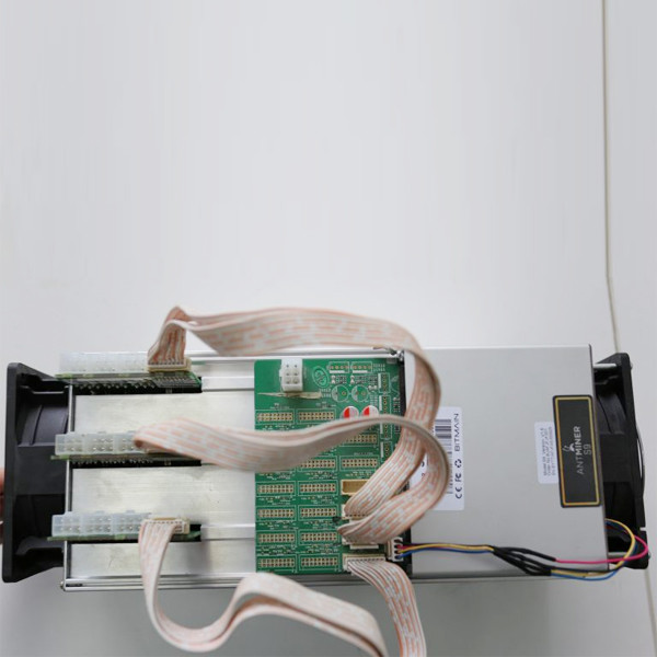 BTC BCH Antminer S9 13.5 T 14T 100J/T With The SHA256 Algorithm