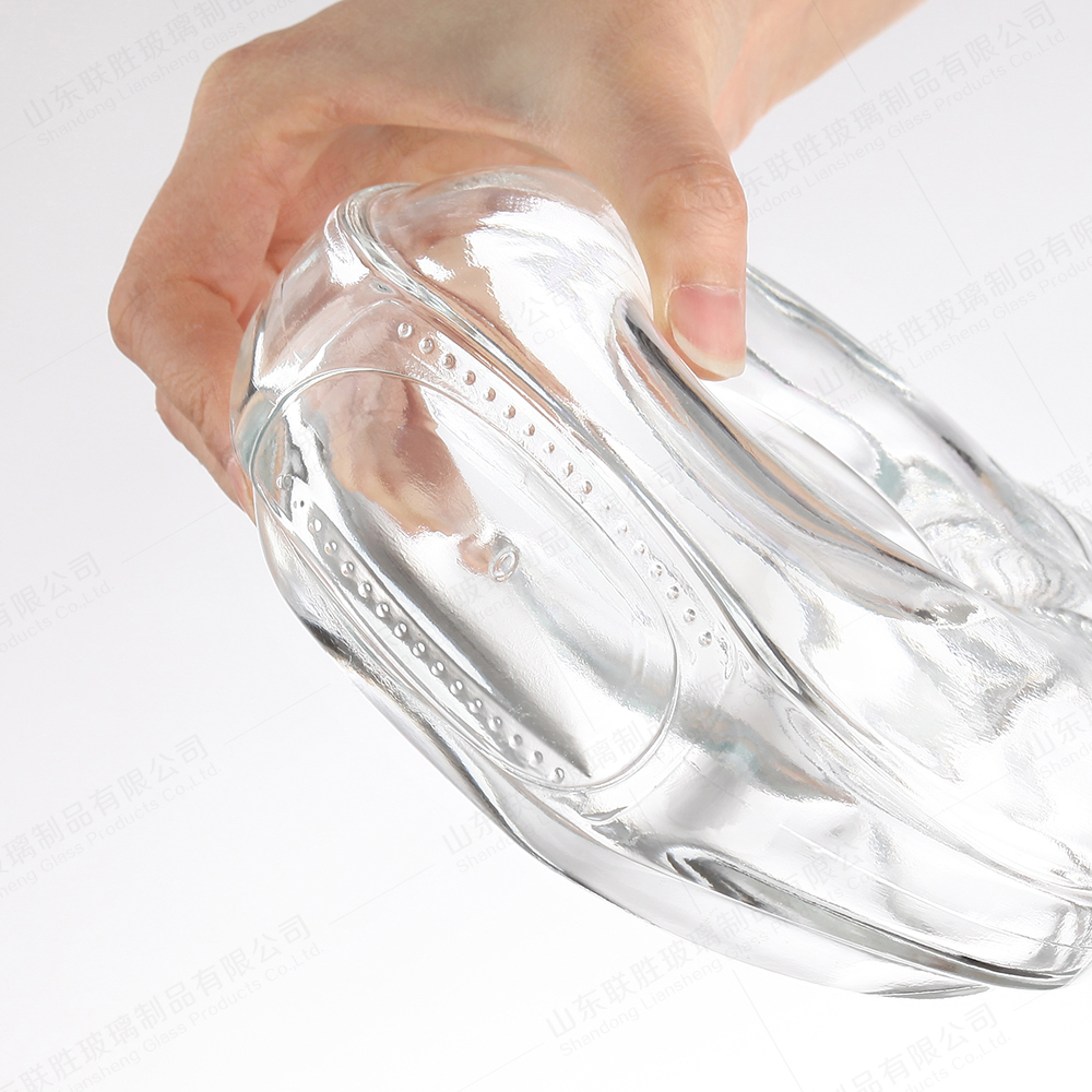 Customized Color 500ml 700ml 750ml Flat Round Glass Bottle for Beverage Packaging