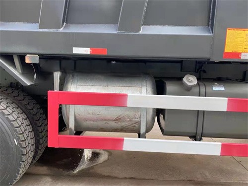 Left Steering 70t Load SINO HOWO Dump Truck Steel Structure For Africa Market