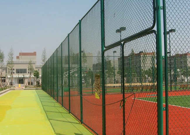 Dia 2.8mm Diamond Mesh Wire Fence 15m Length Cyclone Chain Wire Fencing