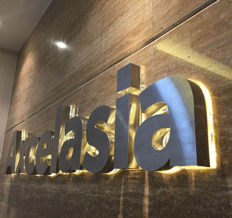 New LED Light Box with Stainless Steel Luminescent Characters and Creative Outdoor LED Billboard