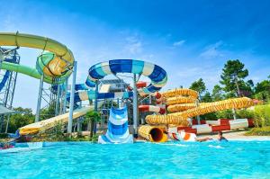 China Water Park Games Equipment Fiberglass Water Slide For Children wholesale