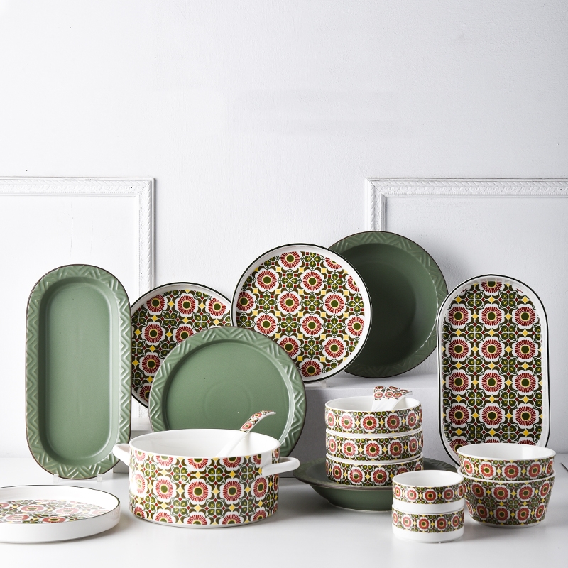 Modern Design Style Christmas Ceramic Dinner Set Under Glazed Porcelain Gift Set