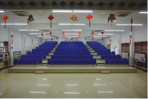 Coloured HDPE Chair Powder Coated Retractable Bleacher Seating