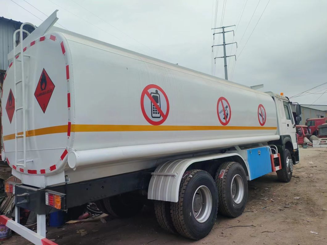 Fuel Tank Truck 6X4 25000L Carbon Steel Tanker Truck for Oil Gas Diesel