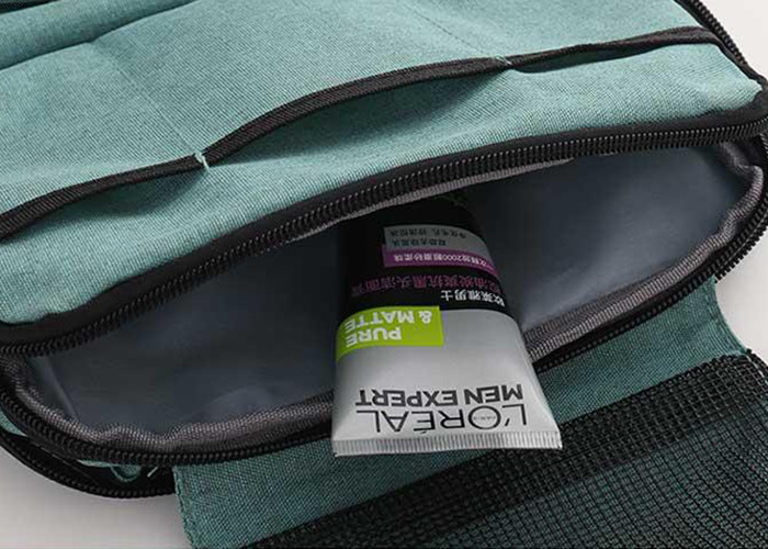 Nylon Mens Toiletry Bag ROHS Certificated For Travel Camping Outdoor