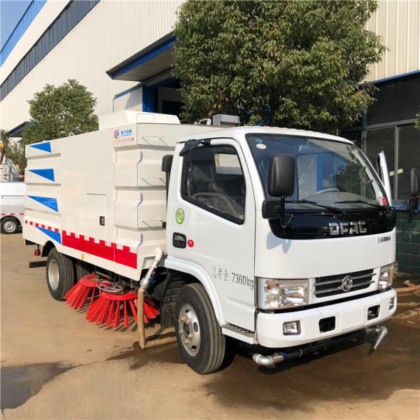 Dongfeng Road Cleaning Truck 5000 Liters Vacuum Small Size Street Sweeper Truck