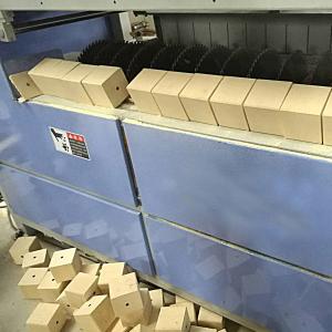 China Multiple Blade Model Wooden Pallet Block Cutter Machine wholesale