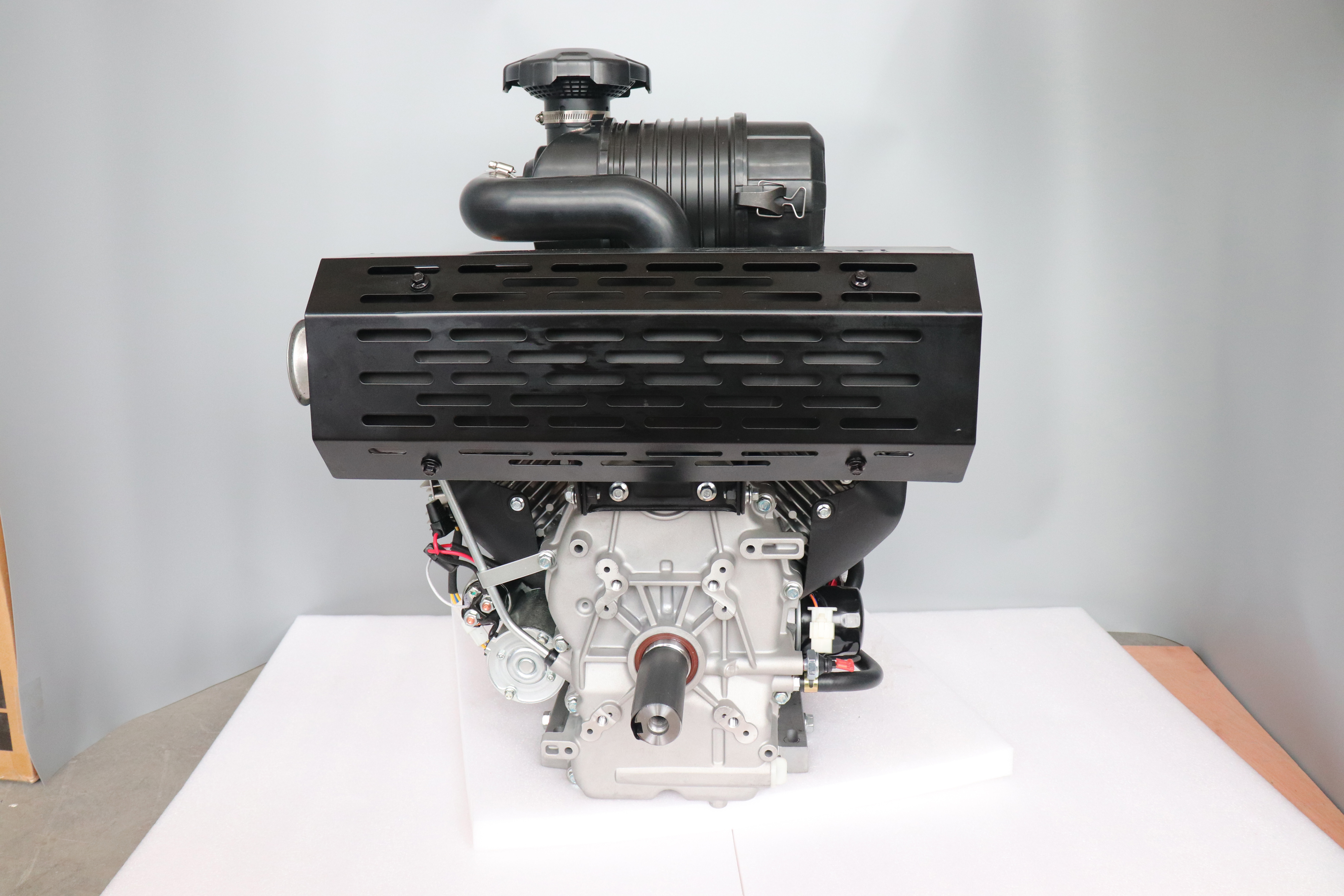 35HP High Power SV1000 2 Cylinder Gasoline Engine 999cc Max Torque 70-2500 N.m-r/min