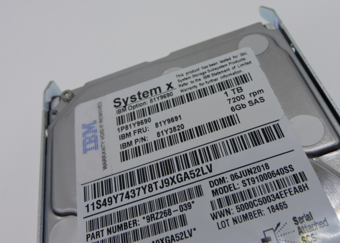 IBM Hard Disk 81Y9690 81Y9691 1T SAS 2.5 6G 7.2K 1 year warranty
