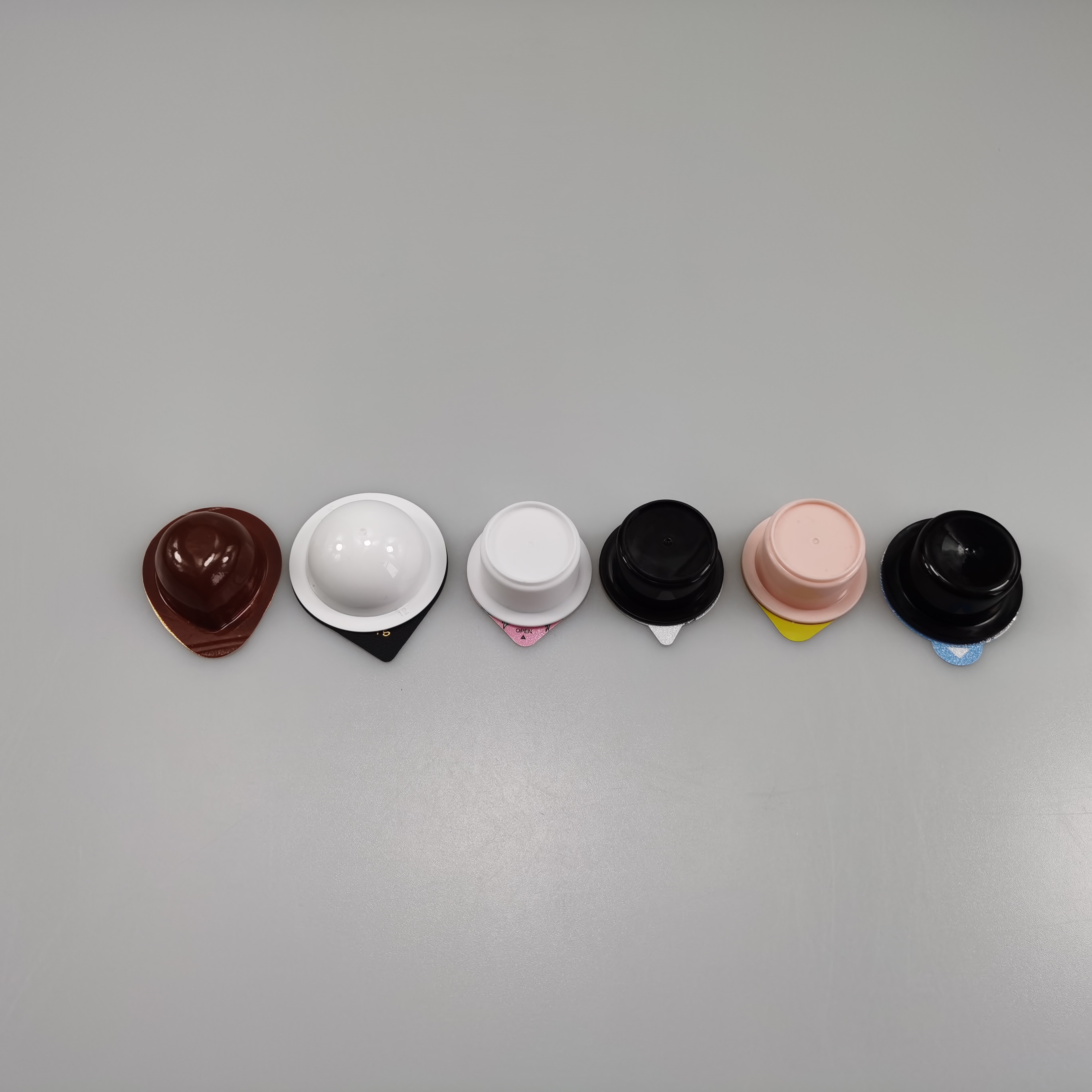 Coating Color Portable PP 8ml Jelly Cup Mask Capsule Cup Mouthwash Cup with Aluminum Foil Sealing Lids