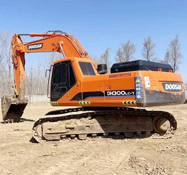 Active Korea Original Doosan DH300 30 Ton Excavators for Earth-Moving in Shanghai