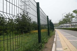 China Highway Powder Coated Welded Wire Panels 3D V Mesh Fencing wholesale