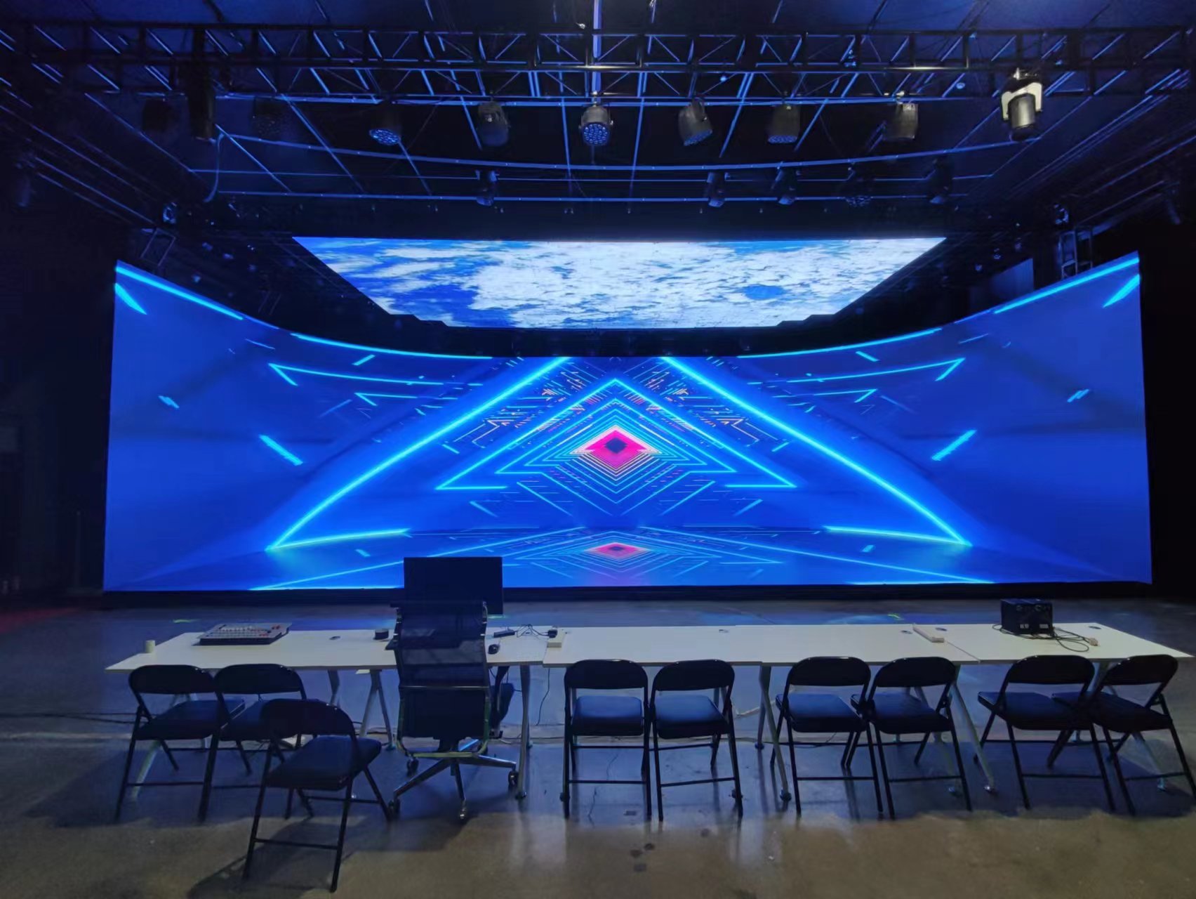 P2.6 P2.9 P4.81 P3.91 LED Video Wall Screen Seamless Splicing Rental LED Screen Indoor