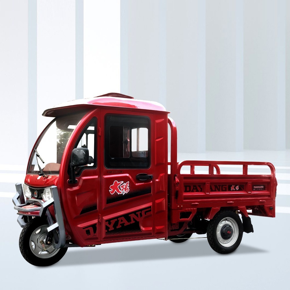 1500w 72V 45A Red Closed Body Electric Cargo Tricycle for Adult Maximum Speed 50-70Km/h
