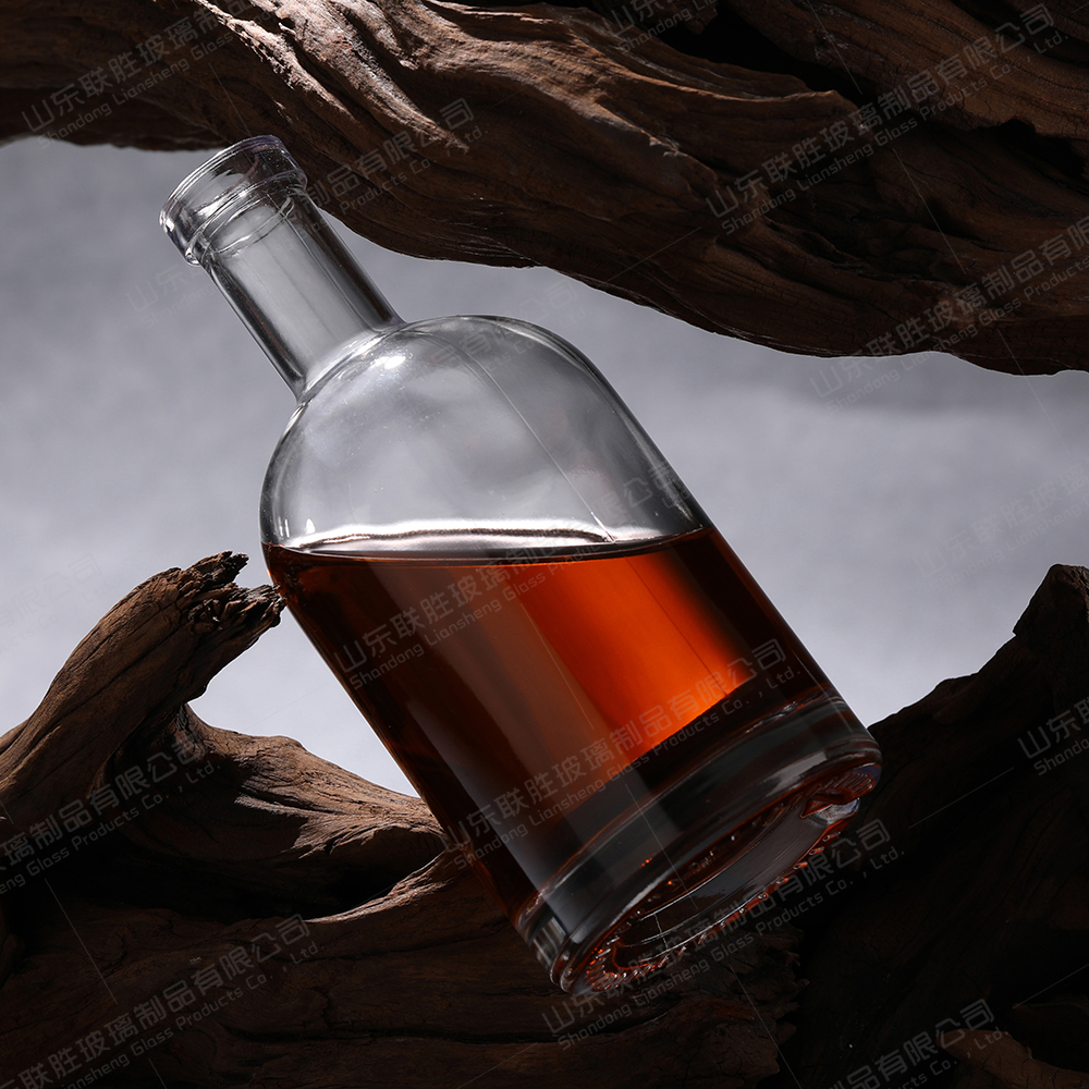 Glass Vodka Bottles Made of Glass with OEM/ODM Acceptable Material and Body