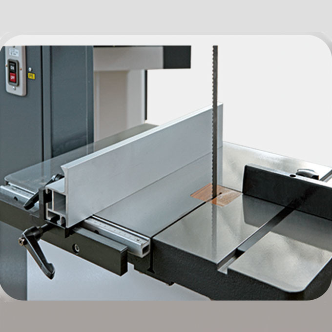 Geared trunnion and double saw blade guide Cabinetwork Band Saw
