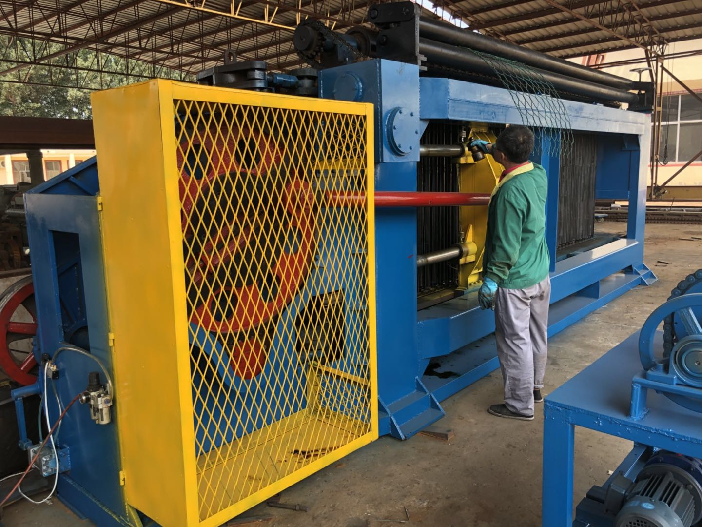 Heavy Duty Hexagonal Wire Mesh Machine 2.0mm 4.0mm Gabion Making Machine