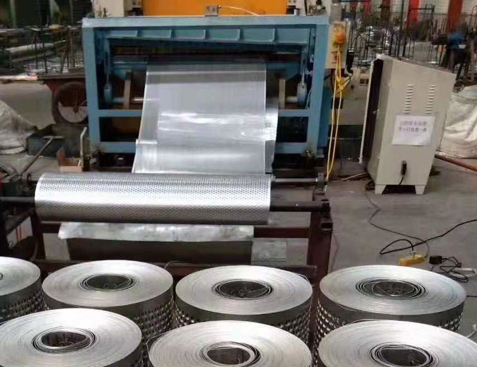 Stainless Steel 304 Perforated Metal Mesh 1mm Perforated Steel Screen Noise Reduction