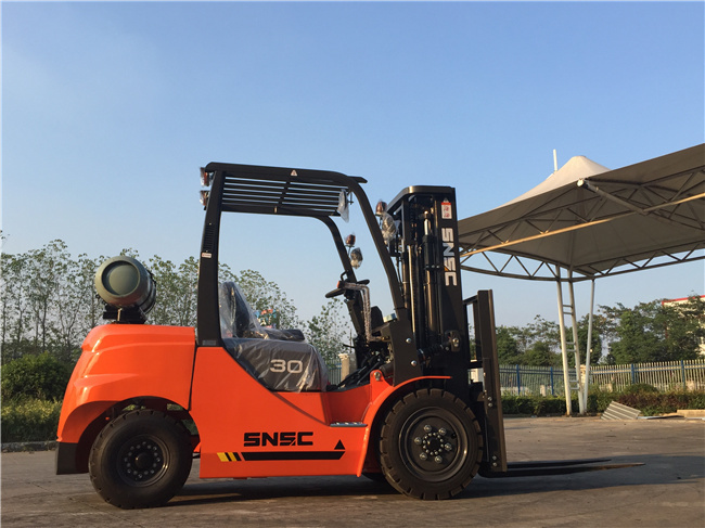 6m Liftihg Height Mast LPG Gasoline 3 Ton Forklift