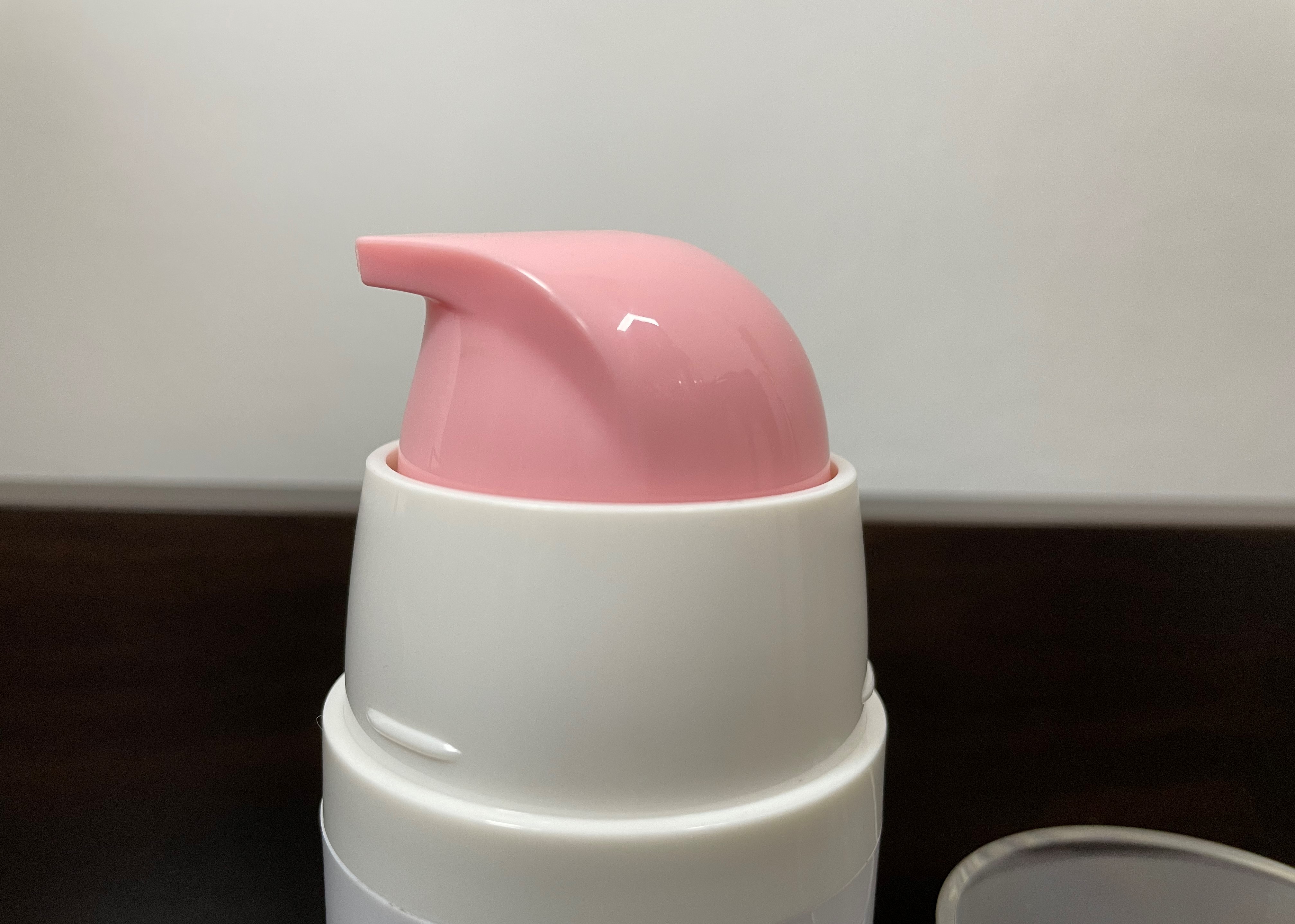 SGS Plastic 50ml 100ml Cream Airless Cosmetic Bottles