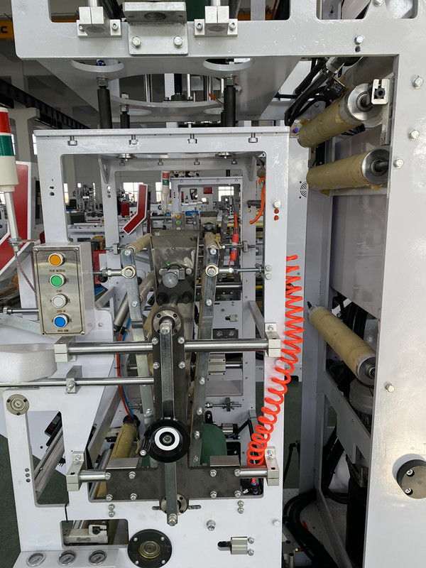 Sanitary Napking Gusset Bag Packaging Machine 300m/Min 3100X1350X2700mm