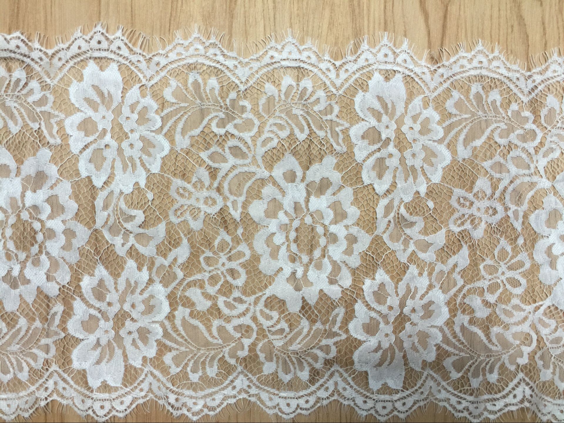 29cm * 300cm 2017 Fashion Lace Border Eyelash Lace Edge in Black/Ivory color