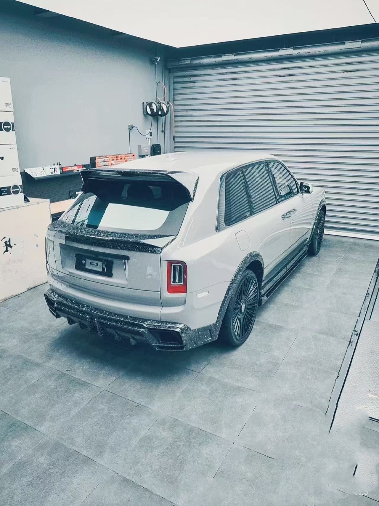 2018 - 2019 Cullinan Body Kit DW Style Front Lip Diffuser Spoiler Widebody Kit