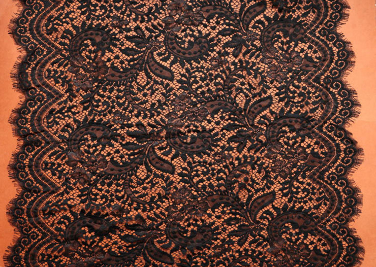 eyelash lace border/lace edged lace/black/white off lace